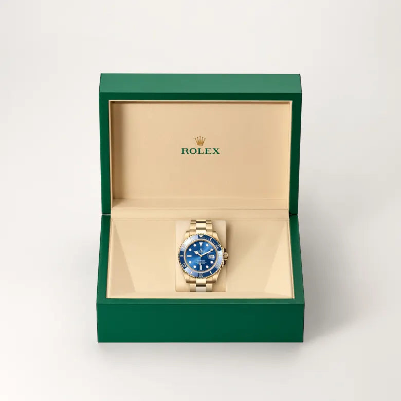 rolex submariner in 18 ct yellow gold, m126618lb-0002 - Date & Time