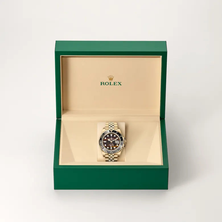 rolex gmt-master ii in 18 ct yellow gold, m126718grnr-0002 - Date & Time