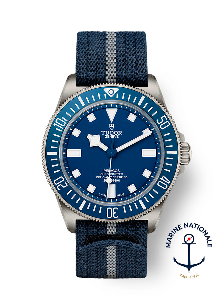 TUDOR Pelagos FXD M25707B/26-0001, 42mm titanium dive watch with navy blue dial and navy blue fabric strap