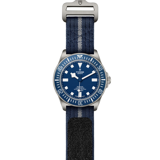 TUDOR Pelagos FXD M25707B/26-0001, 42mm titanium dive watch with navy blue dial and navy blue fabric strap