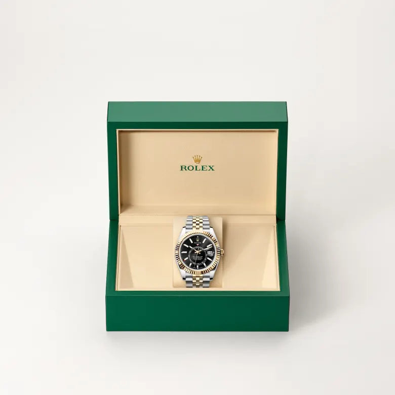 rolex sky-dweller in yellow rolesor - combination of oystersteel and yellow gold, m336933-0004 - Date & Time